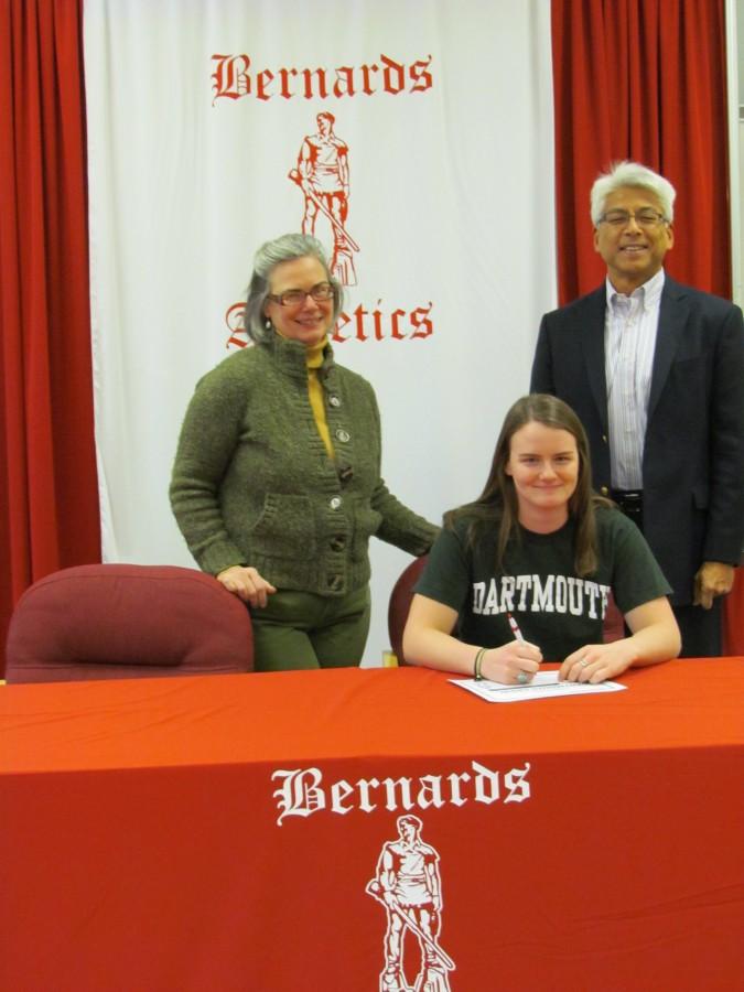 Isabela St. Onge committed to Dartmouth for crew. 