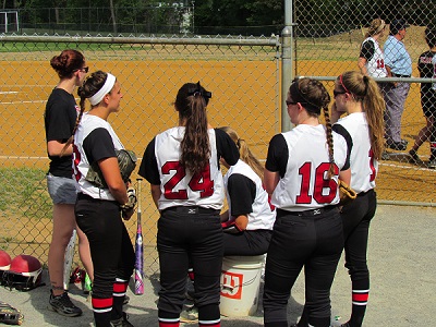 (from left to right) Julianne Paris, Emma Kramer, Emily Dean, Emma Bowerbank 