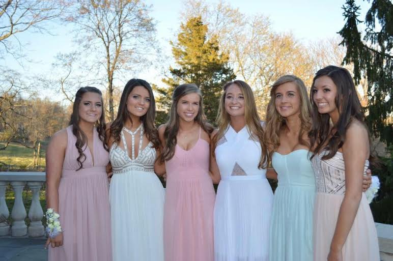 Juniors+attend+prom+at+Basking+Ridge+Country+Club