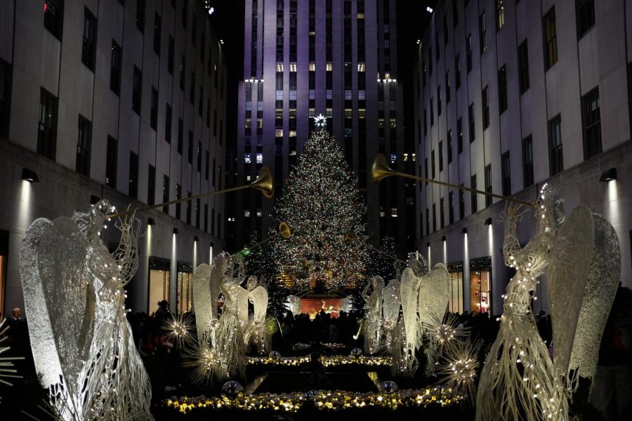 Holiday spirit returns to New York City