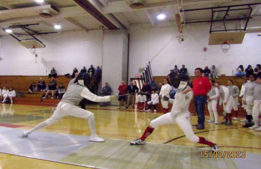 Tiffany Zhang (‘25) fencing a Ramapo
fencer at their Sweet 16