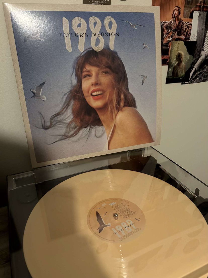 '1989 Taylor's Version' played on a record player