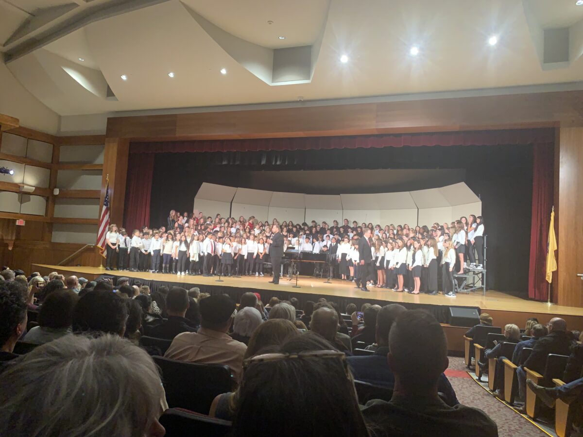 BHS+and+BMS+choirs+perform+Joy+to+the+World+to+close+out+winter+concert